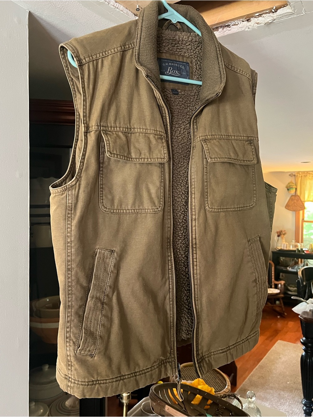 G.H. Bass & Co. Tan Brown Sherpa-Lined Utility Vest